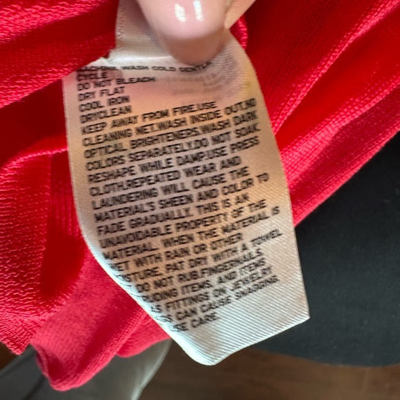 NWT Uniqlo Light V-Neck Long-Sleeve Cardigan Red XL - Picture 3 of 5